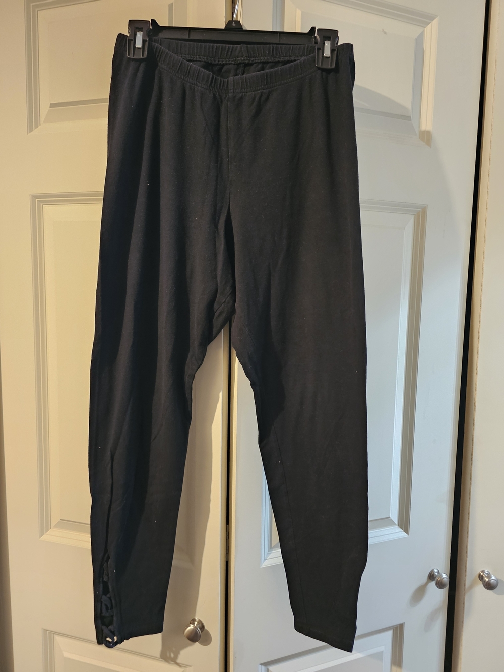 Old Navy Black Woman's Leggings with Ankle Button Detail XL
